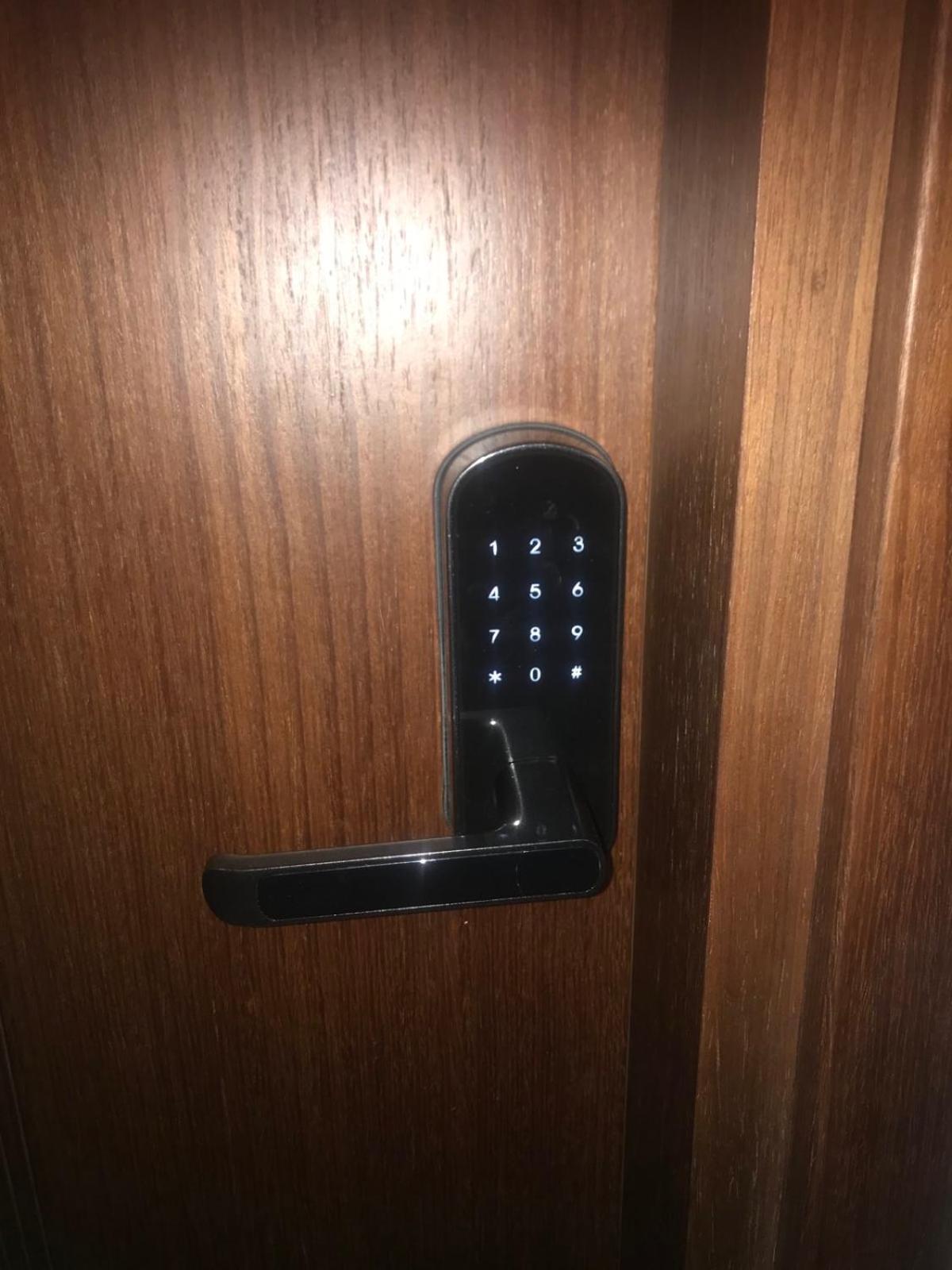 Lilia 3 Self-Check In Apartment With Hot Water Despite Prevention In The Neighborhood, Food And Drink Shop Open Until 10 Pm And Free Parking Area Next Ot 24 Hours Food And Drink Shop And Free Parking Area صوفيا المظهر الخارجي الصورة