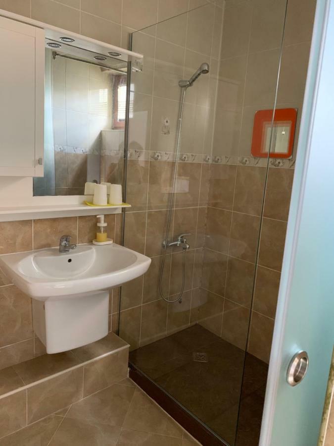 Lilia 3 Self-Check In Apartment With Hot Water Despite Prevention In The Neighborhood, Food And Drink Shop Open Until 10 Pm And Free Parking Area Next Ot 24 Hours Food And Drink Shop And Free Parking Area صوفيا المظهر الخارجي الصورة